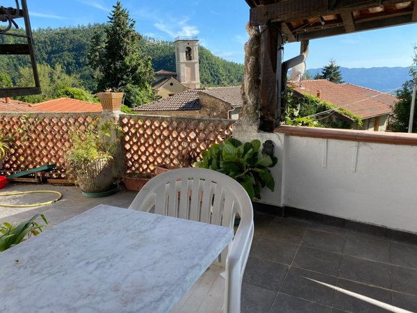 casa indipendente in vendita a Licciana Nardi