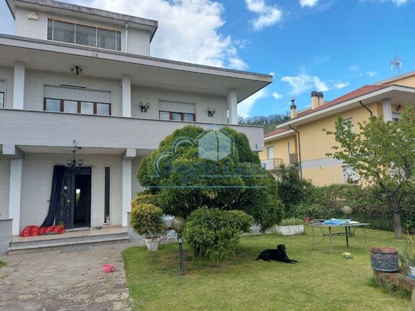 casa indipendente in vendita a Licciana Nardi in zona Monti