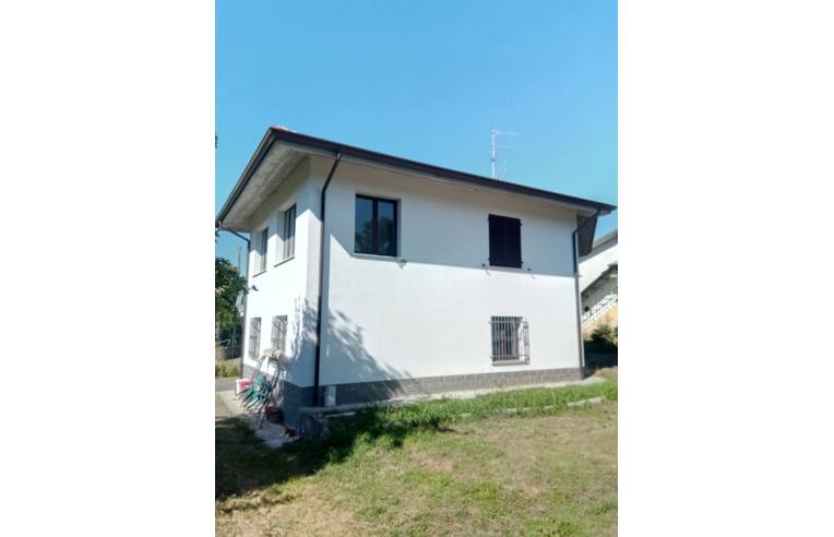 casa indipendente in vendita a Licciana Nardi in zona Costamala