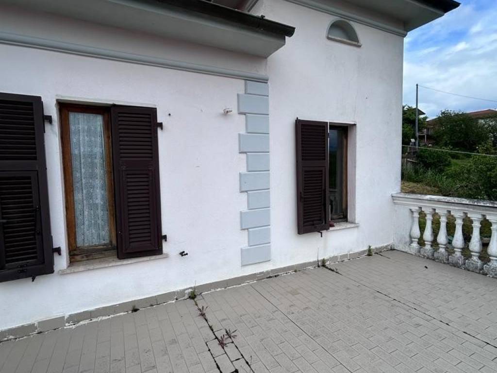 casa indipendente in vendita a Licciana Nardi in zona Costamala