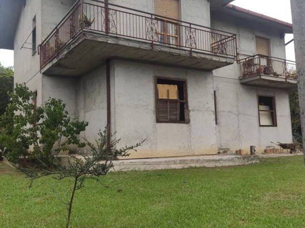 casa indipendente in vendita a Licciana Nardi in zona Monti