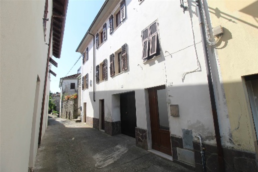 casa semindipendente in vendita a Licciana Nardi in zona Monti