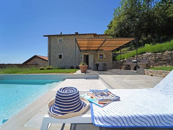 casa indipendente in vendita a Licciana Nardi