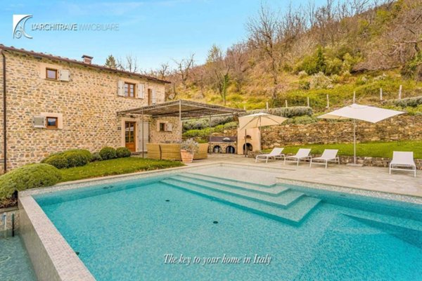 casa indipendente in vendita a Licciana Nardi