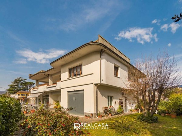 casa indipendente in vendita a Licciana Nardi in zona Terrarossa