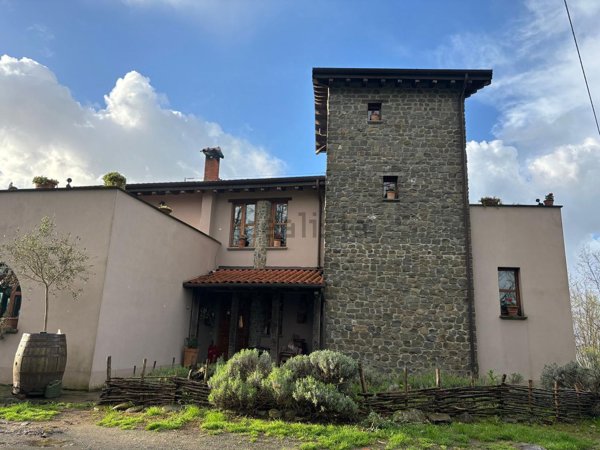 casa indipendente in vendita a Licciana Nardi