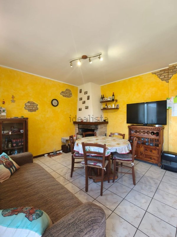 casa indipendente in vendita a Licciana Nardi in zona Terrarossa