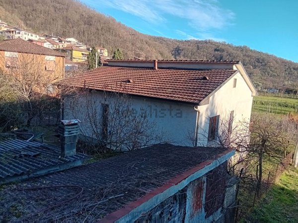 casa indipendente in vendita a Licciana Nardi