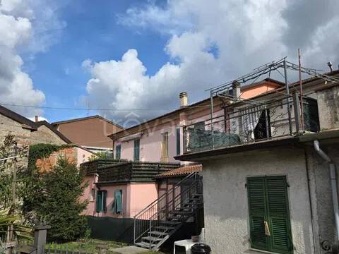 casa indipendente in vendita a Licciana Nardi in zona Monti