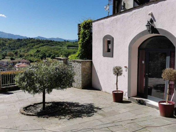 casa indipendente in vendita a Licciana Nardi in zona Monti