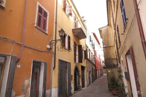 casa indipendente in vendita a Licciana Nardi