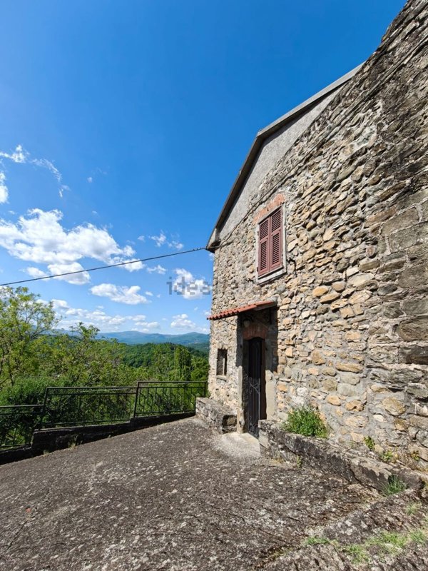 casa semindipendente in vendita a Licciana Nardi in zona Monti