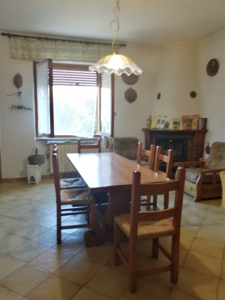 casa indipendente in vendita a Licciana Nardi in zona Terrarossa