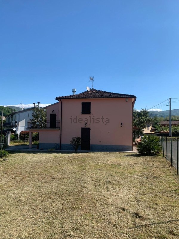 casa indipendente in vendita a Licciana Nardi