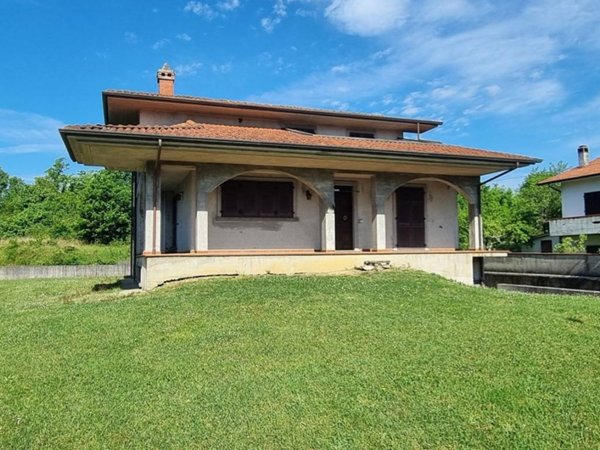 casa indipendente in vendita a Licciana Nardi in zona Terrarossa