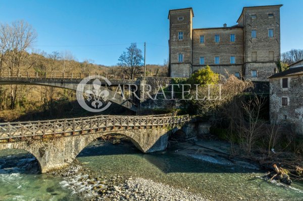 villa in vendita a Licciana Nardi