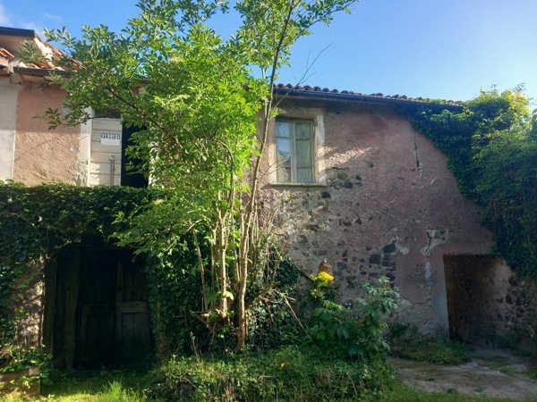 casa indipendente in vendita a Licciana Nardi