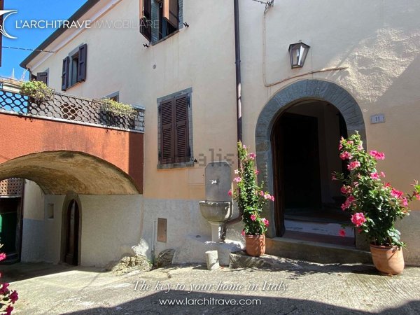 casa indipendente in vendita a Licciana Nardi