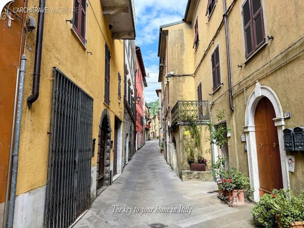casa indipendente in vendita a Licciana Nardi