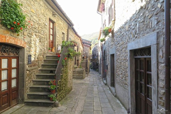 casa indipendente in vendita a Licciana Nardi