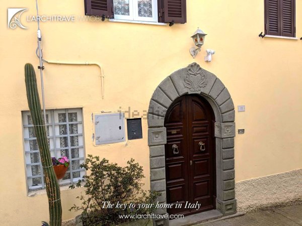 casa indipendente in vendita a Licciana Nardi
