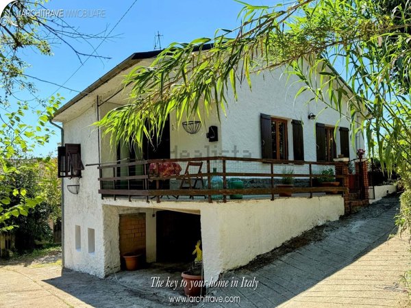 casa indipendente in vendita a Licciana Nardi