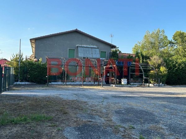negozio in vendita a Licciana Nardi in zona Terrarossa