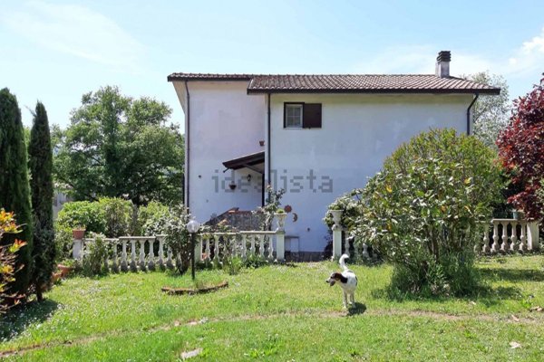 casa indipendente in vendita a Licciana Nardi in zona Terrarossa