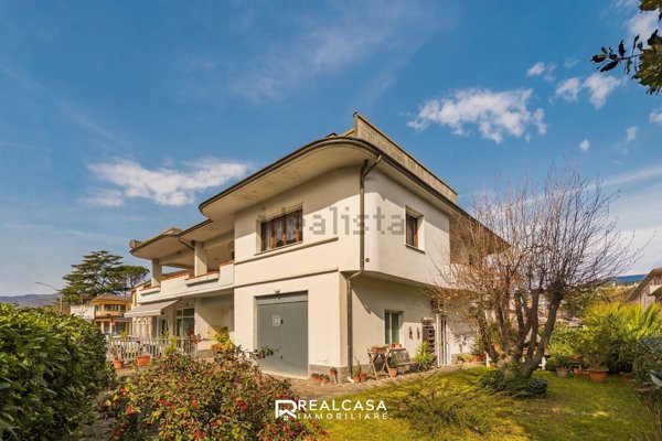 casa indipendente in vendita a Licciana Nardi in zona Terrarossa