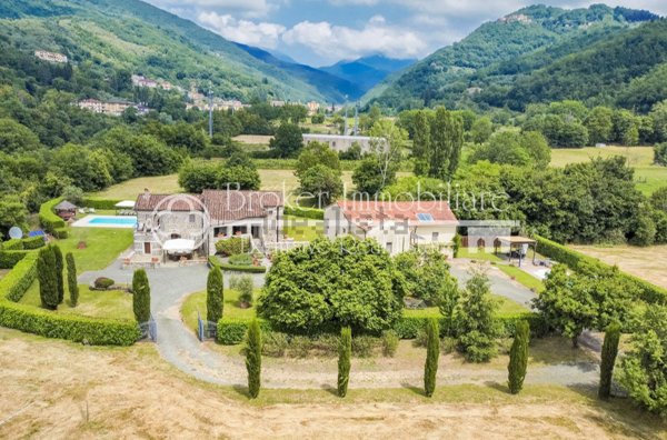 casa indipendente in vendita a Licciana Nardi in zona Panicale
