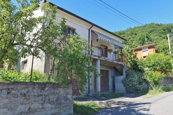 casa indipendente in vendita a Licciana Nardi in zona Panicale