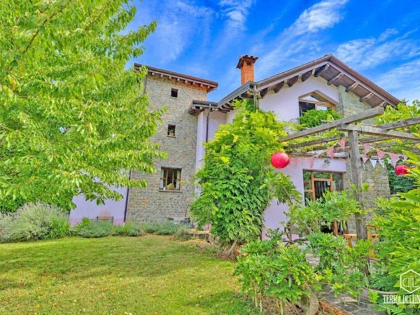 casa indipendente in vendita a Licciana Nardi in zona Panicale