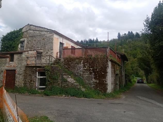 casa semindipendente in vendita a Licciana Nardi in zona Monti