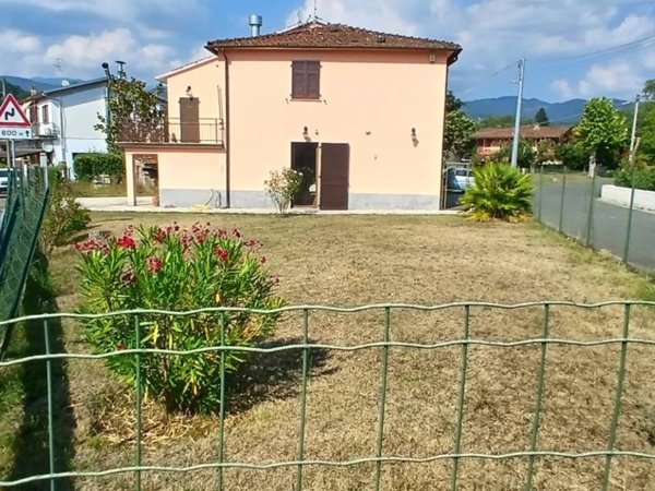 casa indipendente in vendita a Licciana Nardi
