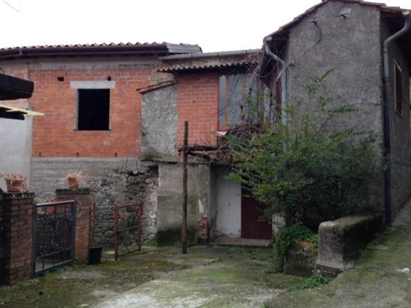 casa indipendente in vendita a Licciana Nardi
