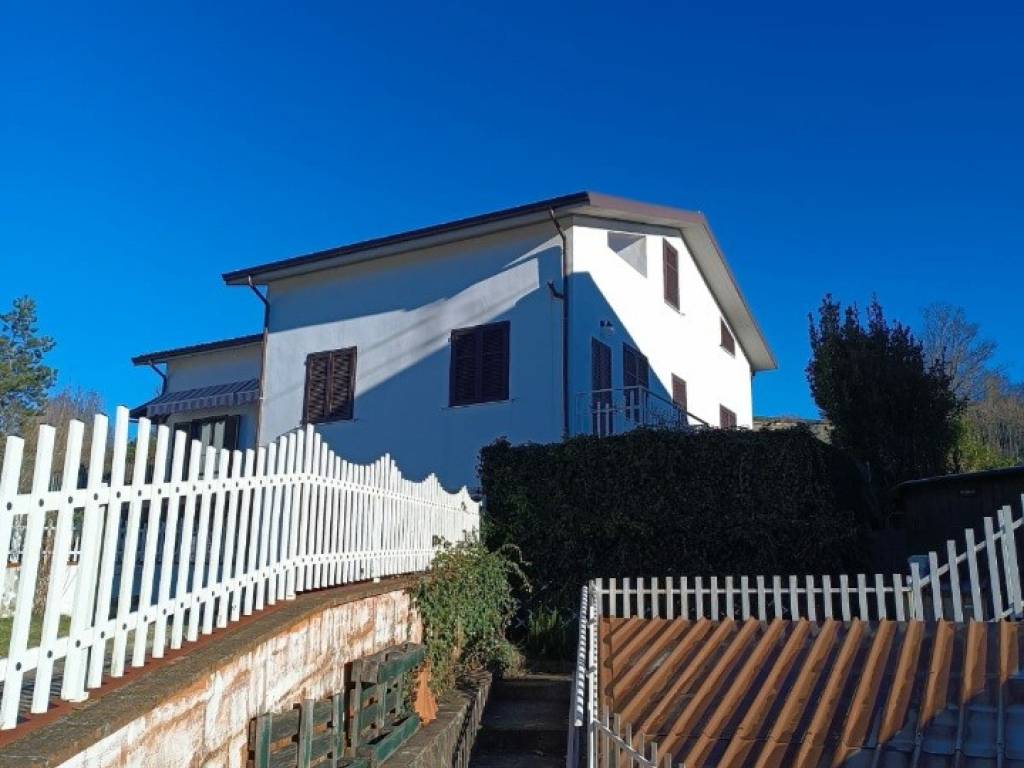 casa indipendente in vendita a Licciana Nardi