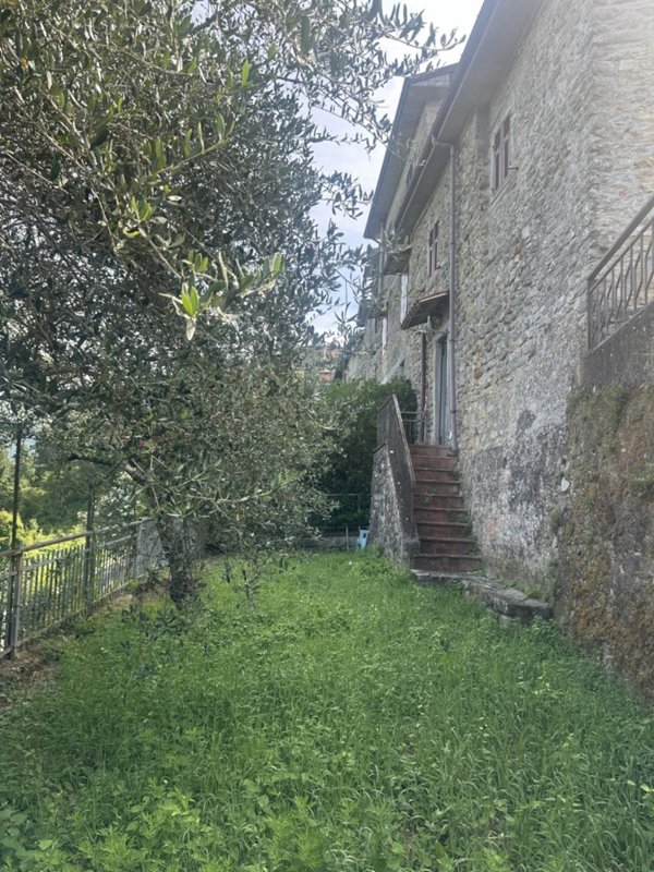 casa indipendente in vendita a Licciana Nardi in zona Monti