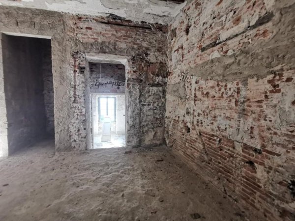 appartamento in vendita a Massa in zona Centro Storico