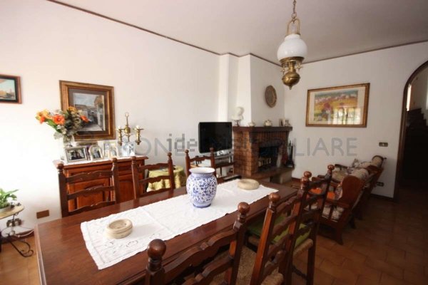 casa semindipendente in vendita a Massa