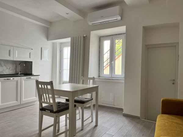 casa indipendente in vendita a Massa