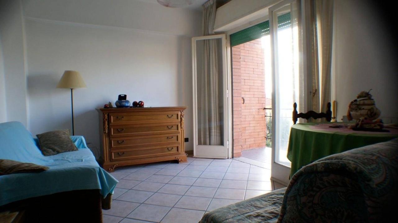 appartamento in vendita a Massa in zona Marina di Massa