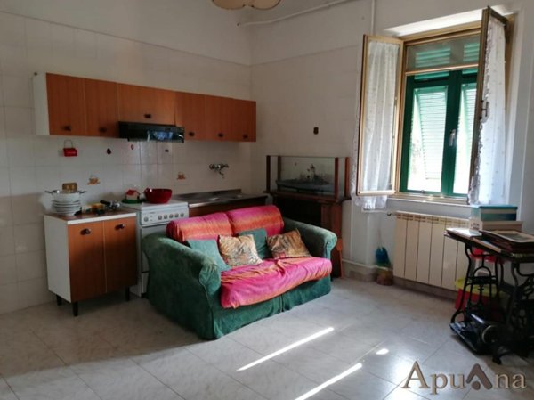 appartamento in vendita a Massa in zona Romagnano