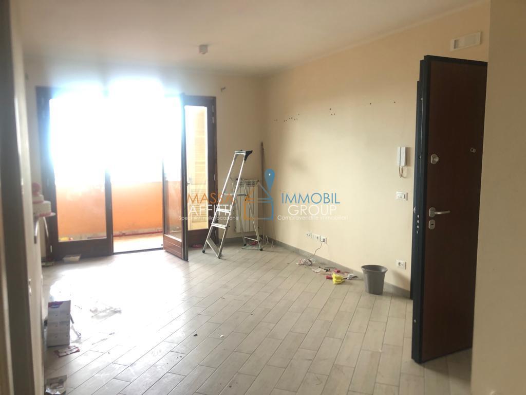 appartamento in vendita a Massa in zona Candia