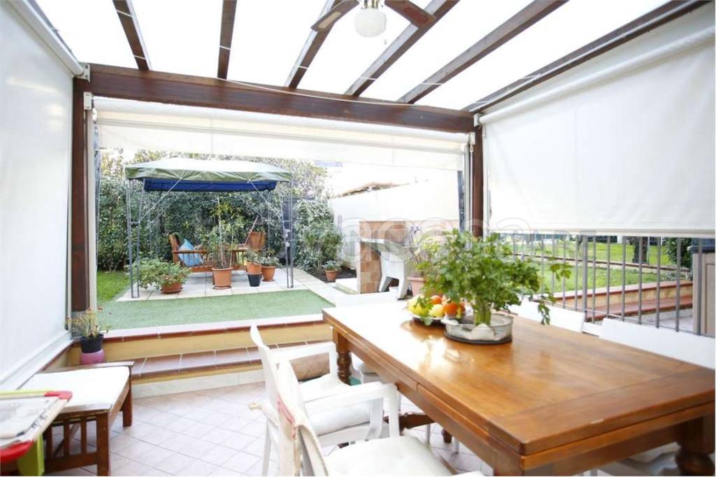 casa indipendente in vendita a Massa in zona Centro Storico