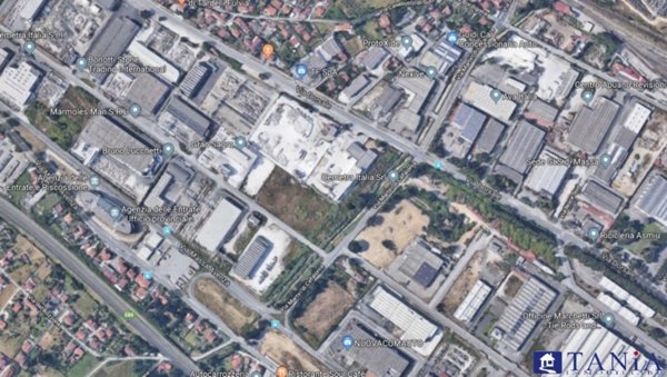 negozio in vendita a Massa