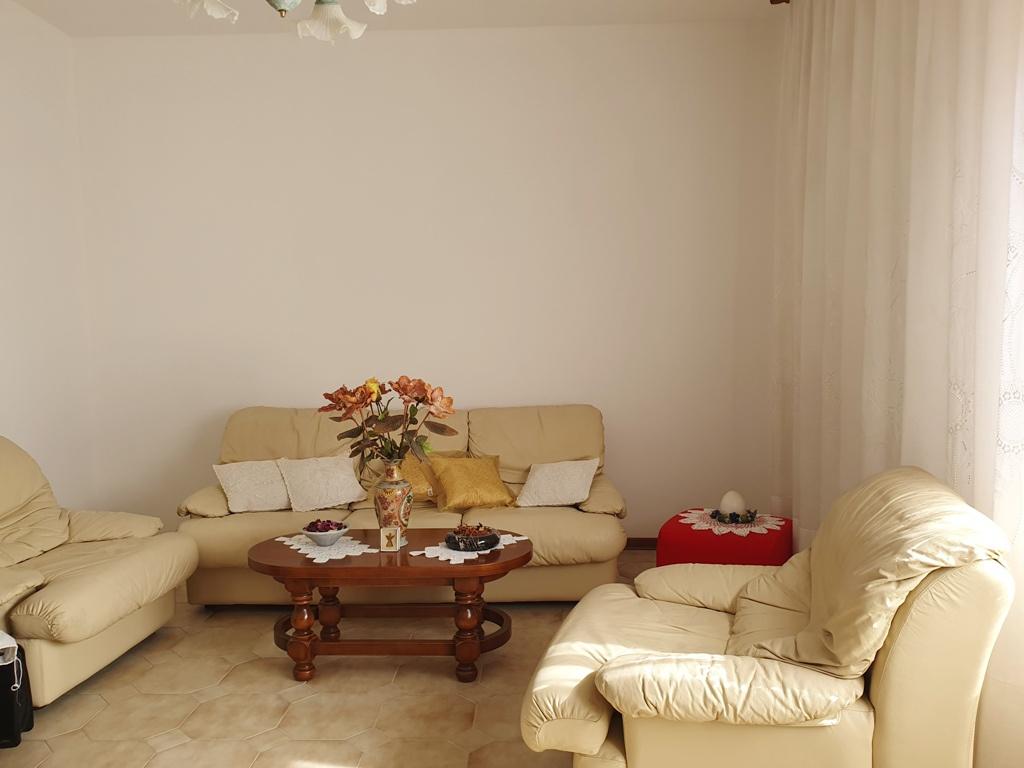 casa indipendente in vendita a Massa