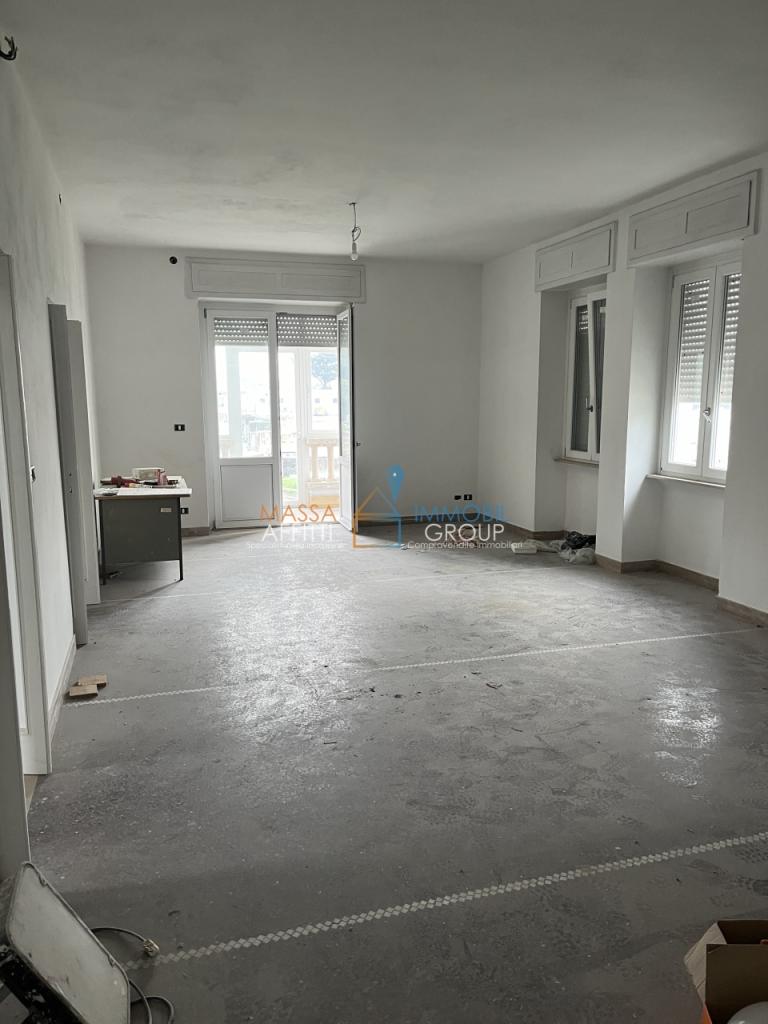 casa indipendente in vendita a Massa in zona Centro Storico