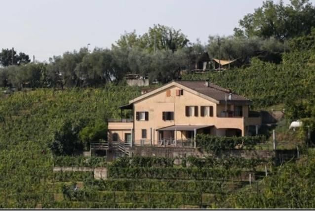 appartamento in vendita a Massa in zona Mirteto
