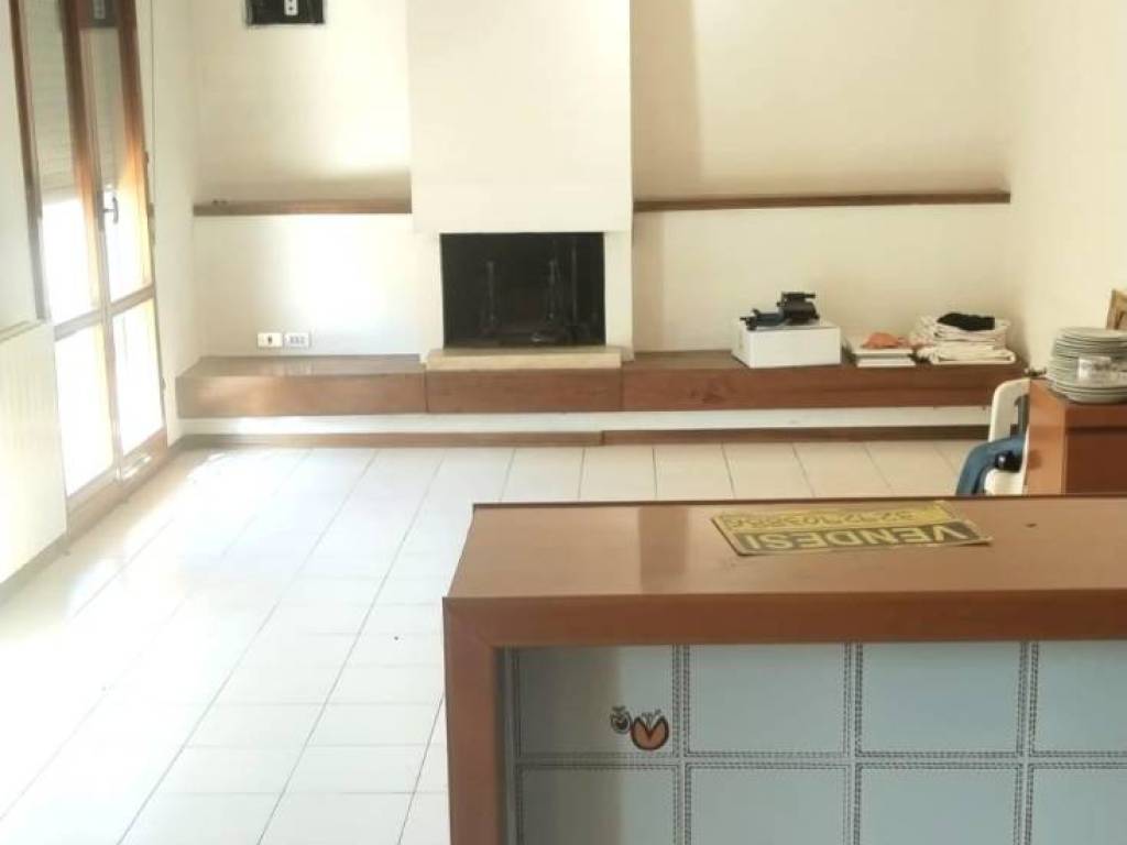 appartamento in vendita a Massa in zona Centro Storico