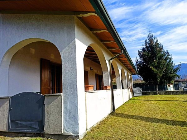 casa indipendente in vendita a Massa in zona Mirteto